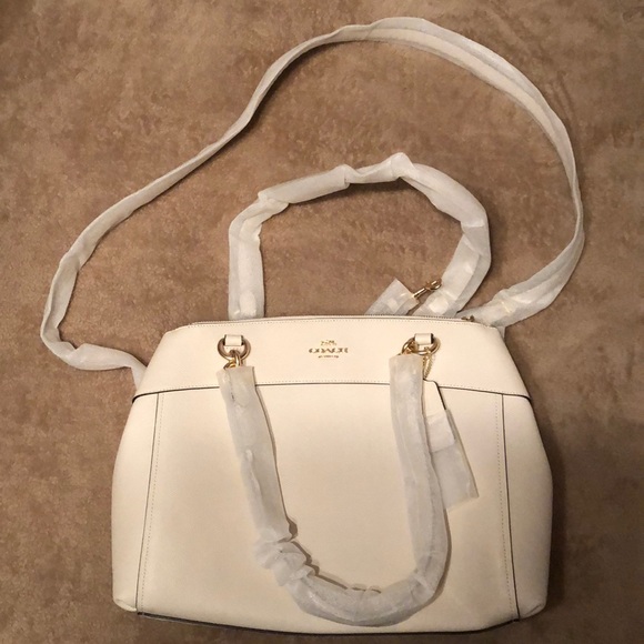 Coach Handbags - 💯% Authentic Coach Large Brooke Carryall